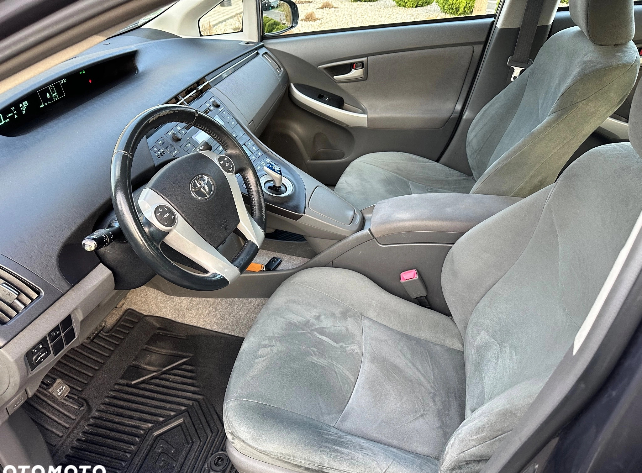 Toyota Prius cena 40900 przebieg: 185000, rok produkcji 2011 z Twardogóra małe 781